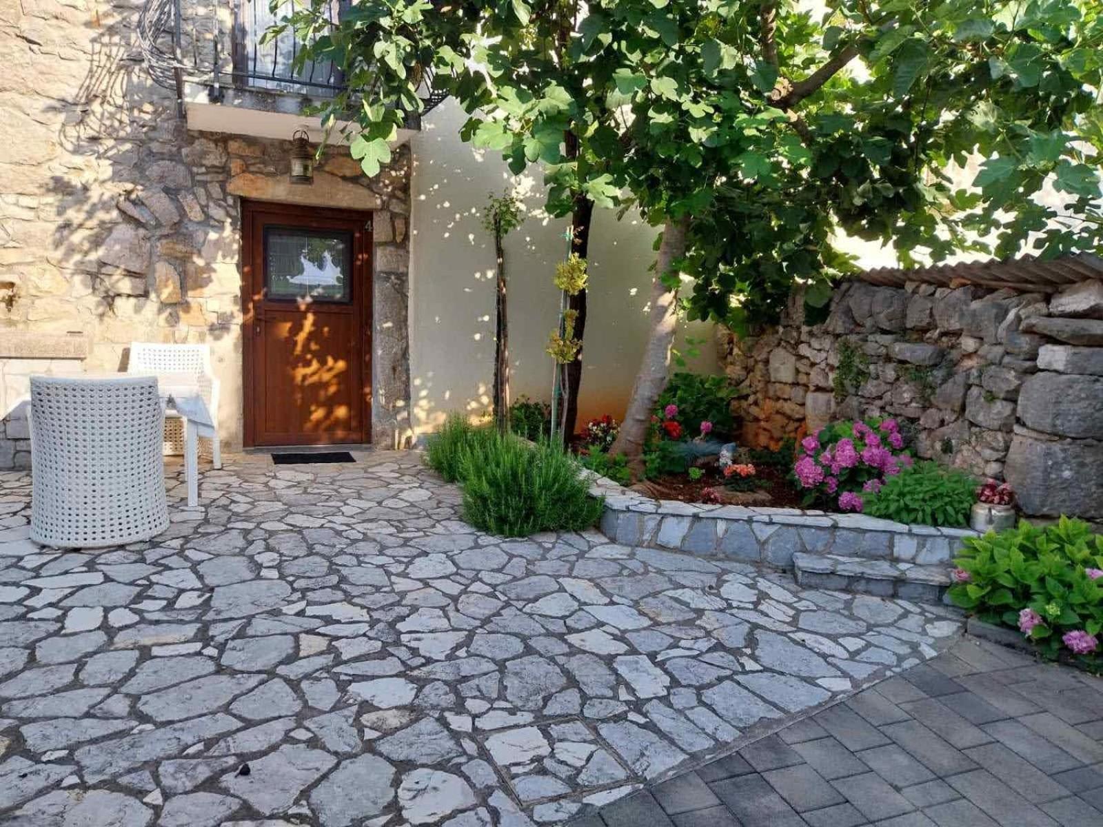 Apartments Nella Sveti Anton  Екстер'єр фото
