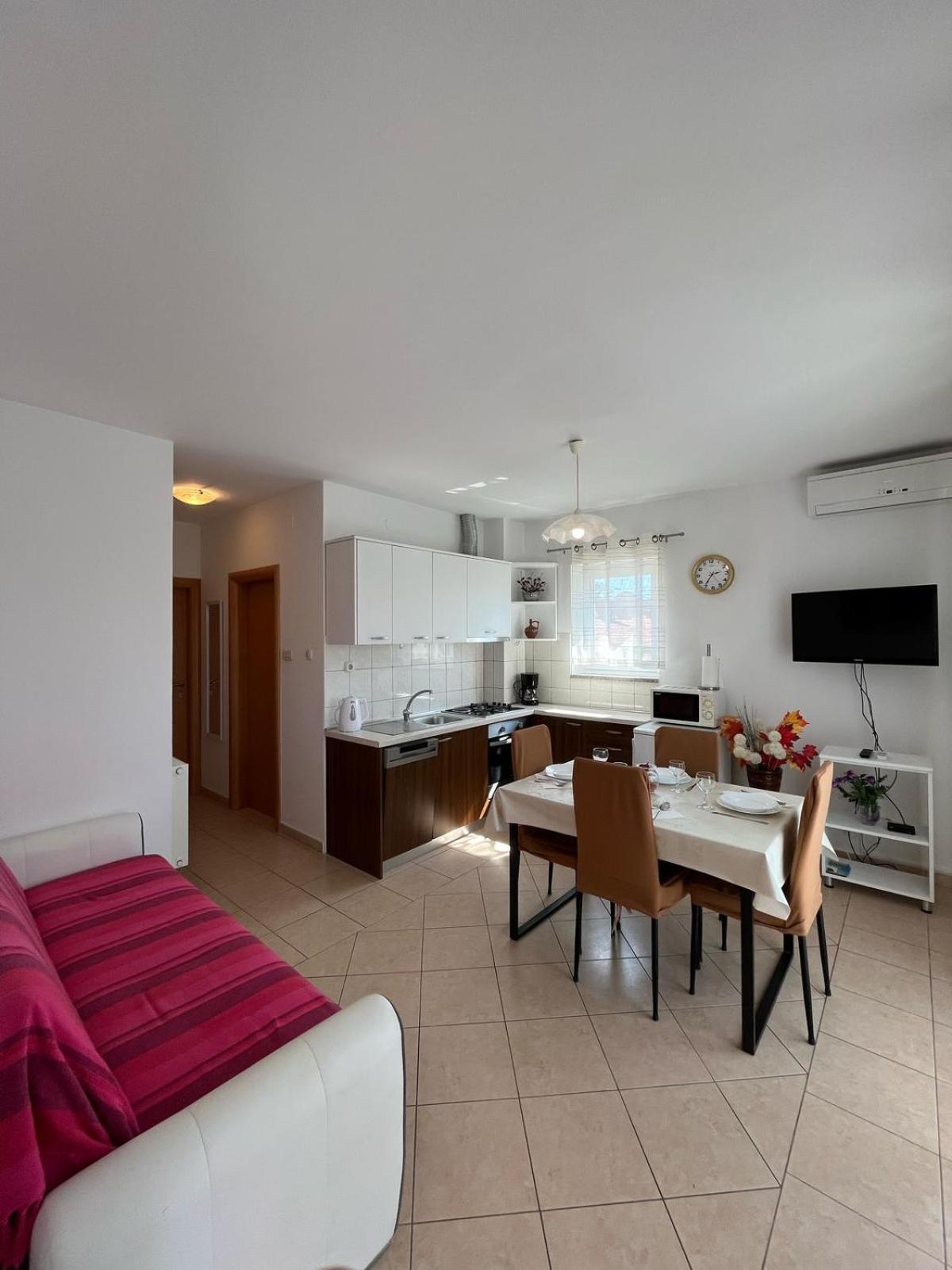 Apartments Nella Sveti Anton  Екстер'єр фото